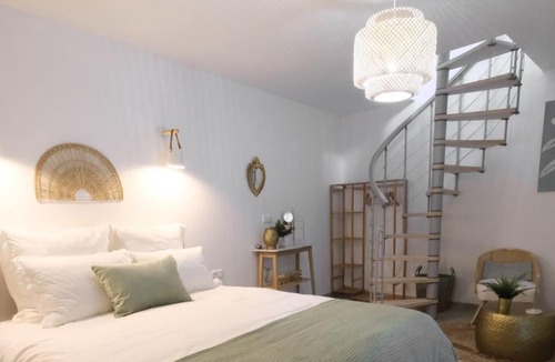 Moret-sur-Loing Apartment | Lavilla dorée