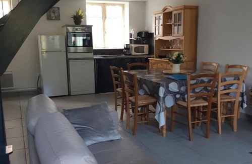 Lavoine Cottage | Lavoine Charm: 3-bedroom cottage with garden, pets allowed