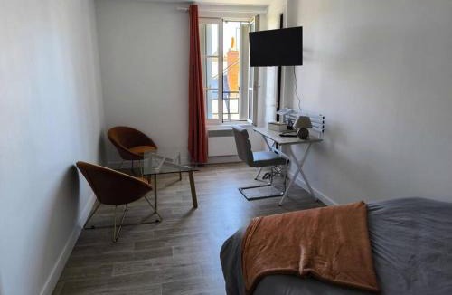 Chateauroux Apartment | LE 10, Parking, Centre Confort