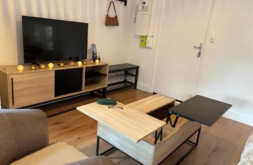 Larmor-Plage Apartment | Le 102 - appart-sympa - T2, patio, jardin et cave - Larmor-Plage