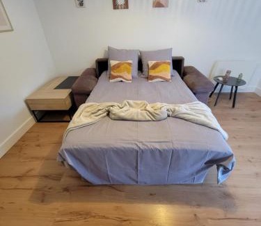 Larmor-Plage Apartment | Le 102 - appart-sympa - T2, patio, jardin et cave - Larmor-Plage