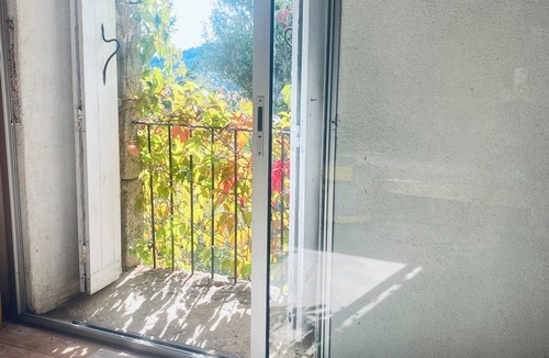 Eglisolles House | LE 1830 - Character family home with authentic fireplace - Sleeps 8