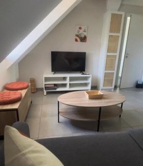 Lamballe Apartment | Le 202 Gare - T2 Climatisé - 4 Voyageurs - Bureau