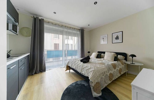 Republique Condo | Le 2B - Designer air-conditioned apartment in the city center