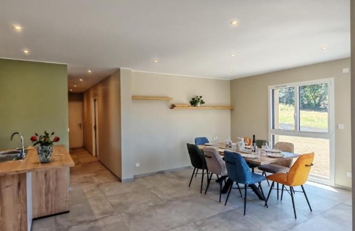 Saint-Julien-Chapteuil House | Le balcon de Monac