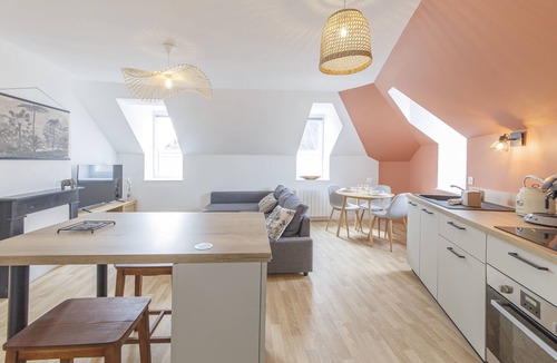 Laval Apartment | LE BALI - 700m Gare - Wi-Fi