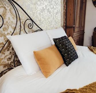 Menil Bed & Breakfast | LE BAS CHITRAY