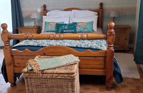 Saint-Aignan Bed & Breakfast | Le Black Dog Pub Bedroom 5