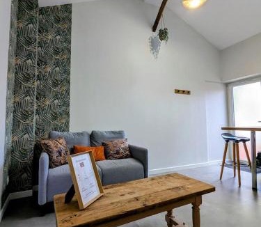 Riorges Apartment | Le Bohème, sauna & spa
