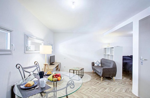 Clemenceau Apartment | Le Bourdon - TV - Terrasse