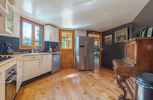 Lachapelle-Auzac House | Le Bouyssonnet, home with large fenced garden and private swimming pool