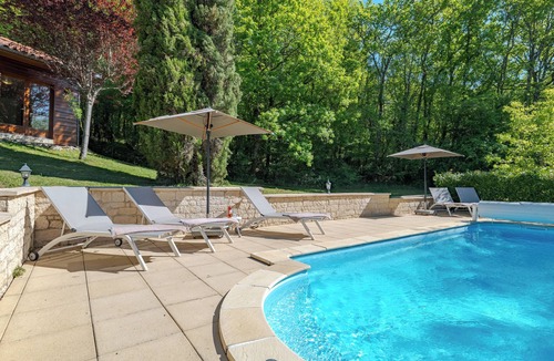 Lachapelle-Auzac House | Le Bouyssonnet, home with large fenced garden and private swimming pool