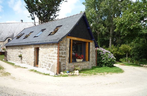 Riec-sur-Belon House | LE BULOT Small detached house with garden located in a quiet cul-de-sac