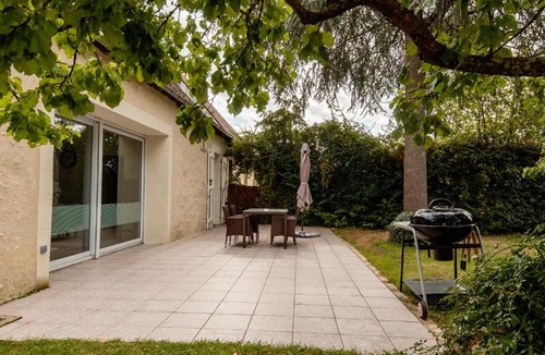 Montreuil-le-Henri House | Le cèdre du Prieuré