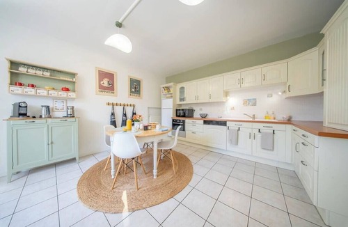 Lanester House | Le calme de la campagne en ville -Maison familiale