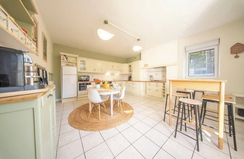Lanester House | Le calme de la campagne en ville -Maison familiale
