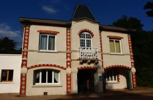 Etel Hostel | Le Château de la Garenne