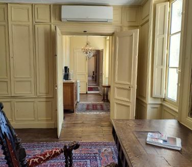 Le Subdray Apartment | Le Château du Sollier - Charme calme et confort climatisation à 5mn du peage de Bourges à la campagne - stationnement privé