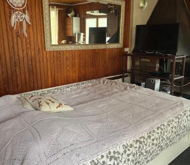 Combs-la-Ville Bed & Breakfast | Le Chalet de Marie France