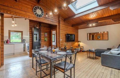 Lumigny-Nesles-Ormeaux House | Le chalet forestier de Guerlande - Disney 20min