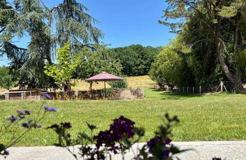 Saint-Sulpice-d'Excideuil Bed & Breakfast | Le Charme du Perigord - chambre & table d'hotes