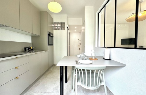 Quartier Exposition-Bajatiere Apartment | Le City/Downtown/Trams/Air conditioning