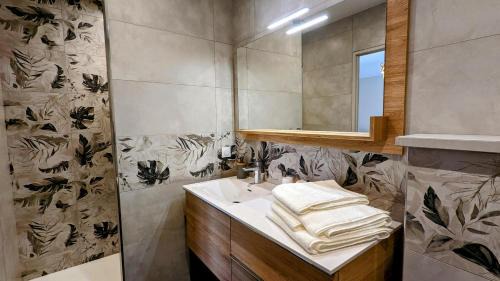 Sainte-Marie-la-Blanche Bed & Breakfast | Le Clos des écureuils - chambres d'hôtes
