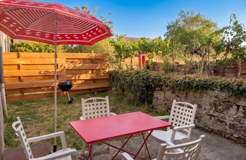 Ingrandes-Le Fresne sur Loire Apartment | Le Clos des Douves - Jardin privatif - Ingrandes