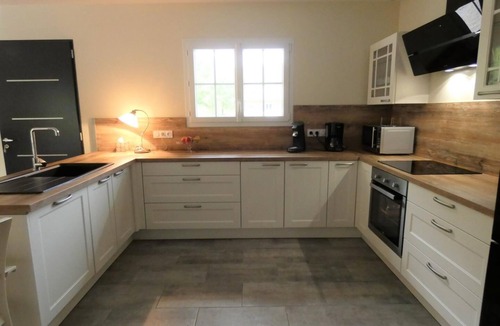 Leon House | Le Clos des Pins - LEON