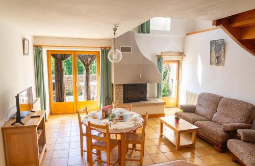 Saint-Georges-de-Levejac House | Le clos fleuri 4 personnes du couvent