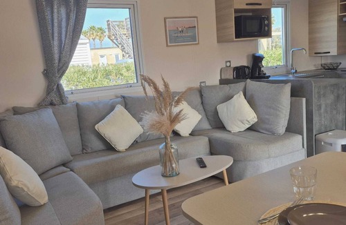 Torreilles-Plage House | Le Coco Lodge Mobile home 150m from the beach 5-star campsite Water Park