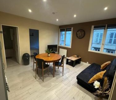 Cote Ouest Ormeaux Apartment | Le Cocon Citadin -2 ch Proximité gare