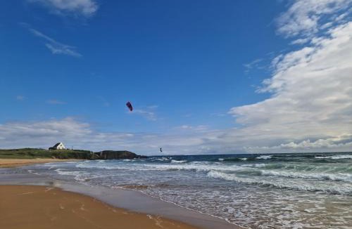 Clohars-Carnoet House | Le Cocon Iodé - 100m des plages-GR34-skatepark-kite-surf-voile-terrasse-jardin