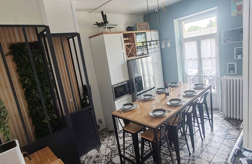 Nevers House | Le Cocon Nivernais, family home 14pers, swimming pool, spa and playground