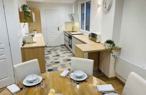 Roeze-sur-Sarthe House | Le Colombier du Val - Cosy house 3 bedrooms | Enclosed garden - BBQ - Chickens - LPO - Wifi