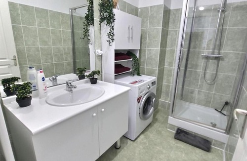 Le Plessis-Belleville Apartment | Le CONTI Proche Roissy - Astérix- Gare