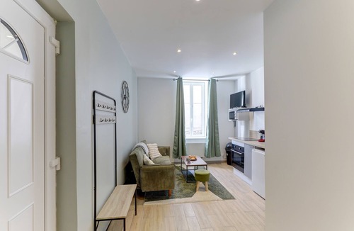 Montlucon Apartment | Le Cosy Vert - Proche du Cher