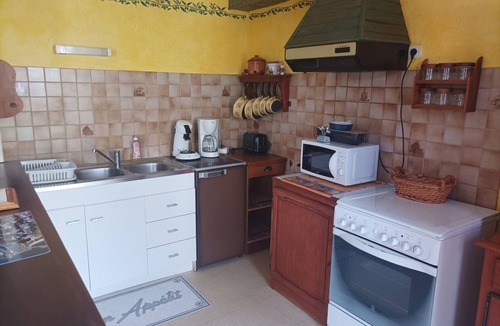 Le Croisic Apartment | Le Croisic Ground Floor T3 Near Center With Parking And Pets Allowed