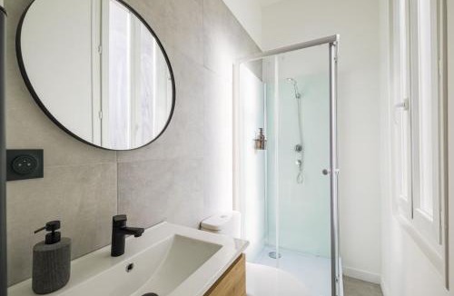 Saint-Martin-d'Heres Apartment | Le Croizat. Parking. Clim. Buanderie