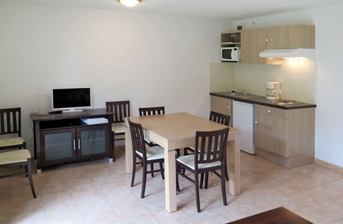 Barbaste Apartment | Le Domaine du Golf d'Albret by Interhome