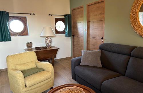 Ennevelin Apartment | Le Dovecote, gîte au Domaine d'Antan