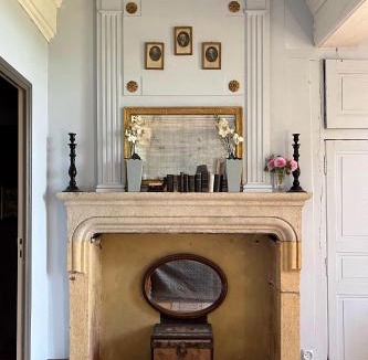 Saint-Julien-de-Civry House | Le gîte Damas du Château de Vaulx