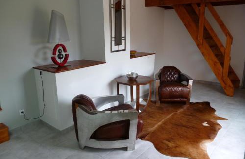Saint-Ours House | Le Gîte de L'Ours DARK LAB