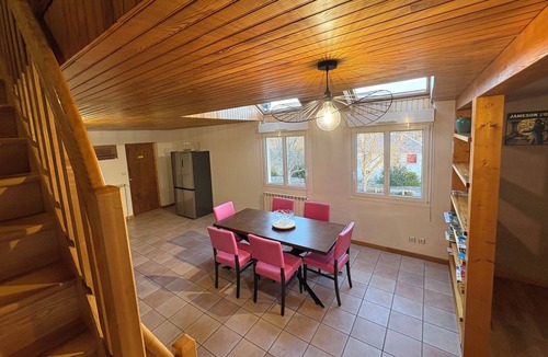 Saint-Sauveur-de-Peyre Apartment | Le Gîte du Roc: spacious gîte for 8/10 people