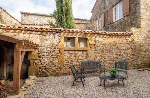 Gaugeac House | Le Gentil Coquelicot