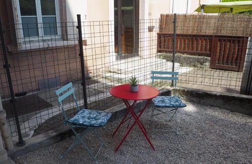 Vaulnaveys-le-Haut Apartment | Le globe