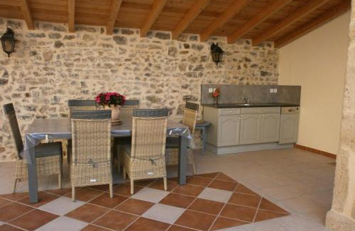 Saint-Etienne-de-Fontbellon House | LE GRAND CHENE
