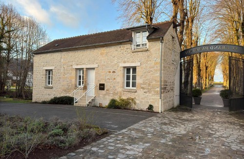 Avilly-Saint-Leonard Hotel | Le Grand Pavillon Chantilly
