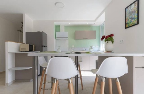 Saulcet Apartment | Le Grand Penaud - Large air-conditioned designer duplex apartment