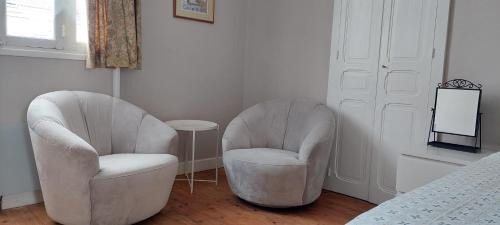 Chatillon-sur-Indre Apartment | Le Guet du Garde - in the center of medieval town